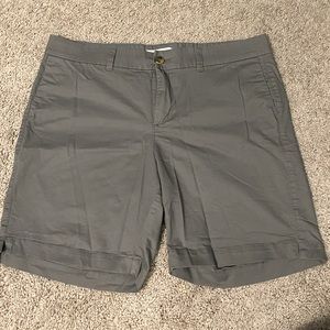 Old navy women’s chino shorts